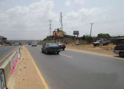 48 sheet along Onitsha -Owerri road by Obosi Electrical market FTT    Owerri (1)