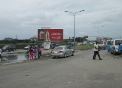48 sheet chrome along NPA road after Ugbuwangue bridge FTT NPA (1) (4)